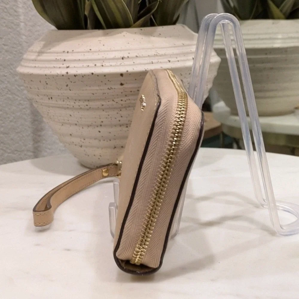 Michael Kors Jet Set‎ Travel Wallet Women OS Beige Saffiano Leather Zip Around